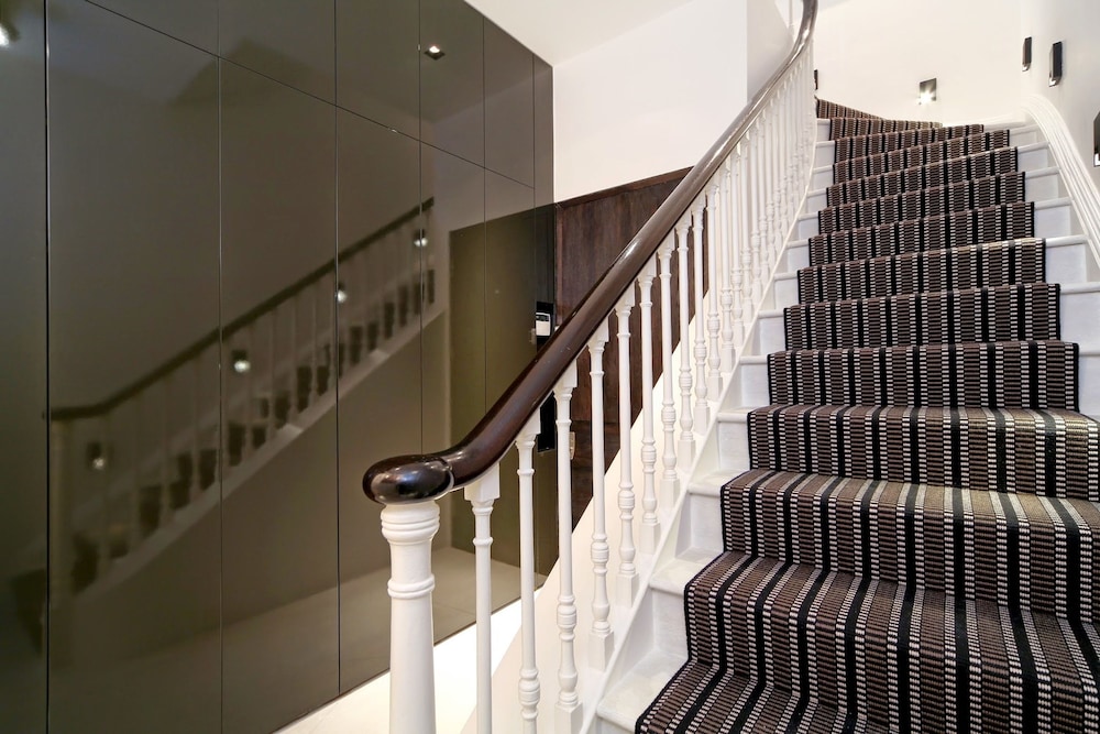 Super Premium - Cadogan Square 3 Bedroom Apartment