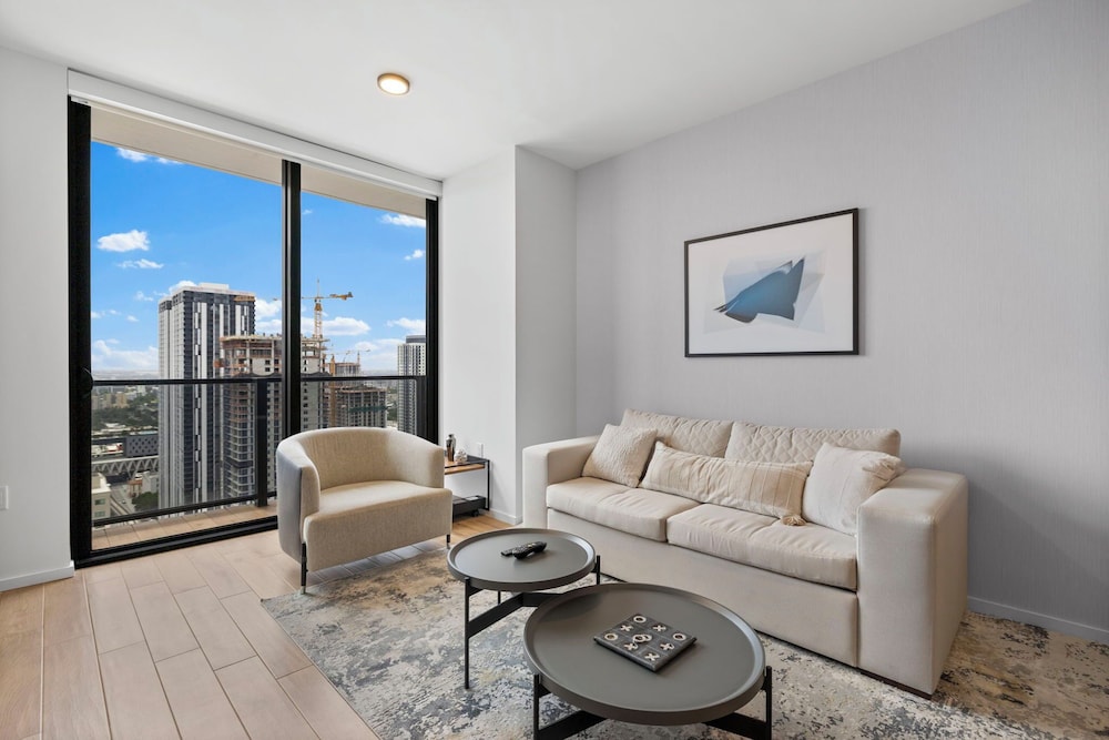 Luxury Spacious Condo at Downtown Miami