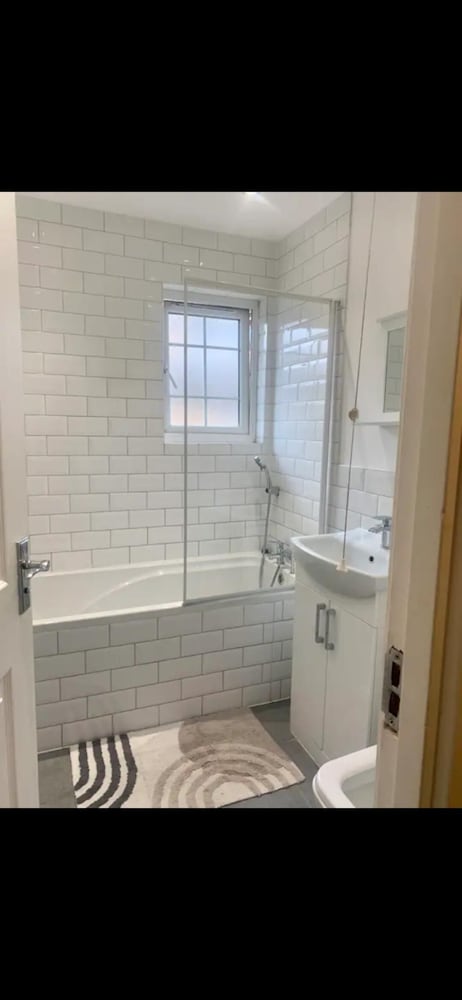 Luxurious London 5 Bedroom House
