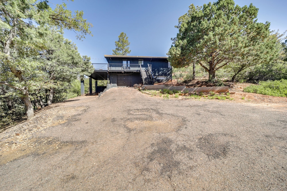Pine Cabin w/ Large Deck & Scenic Mountain Views! view 2