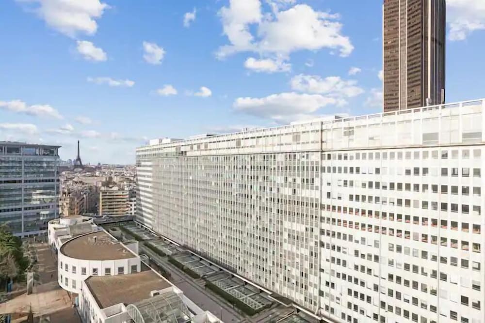 Paris luxury apartment Eiffel Tower View