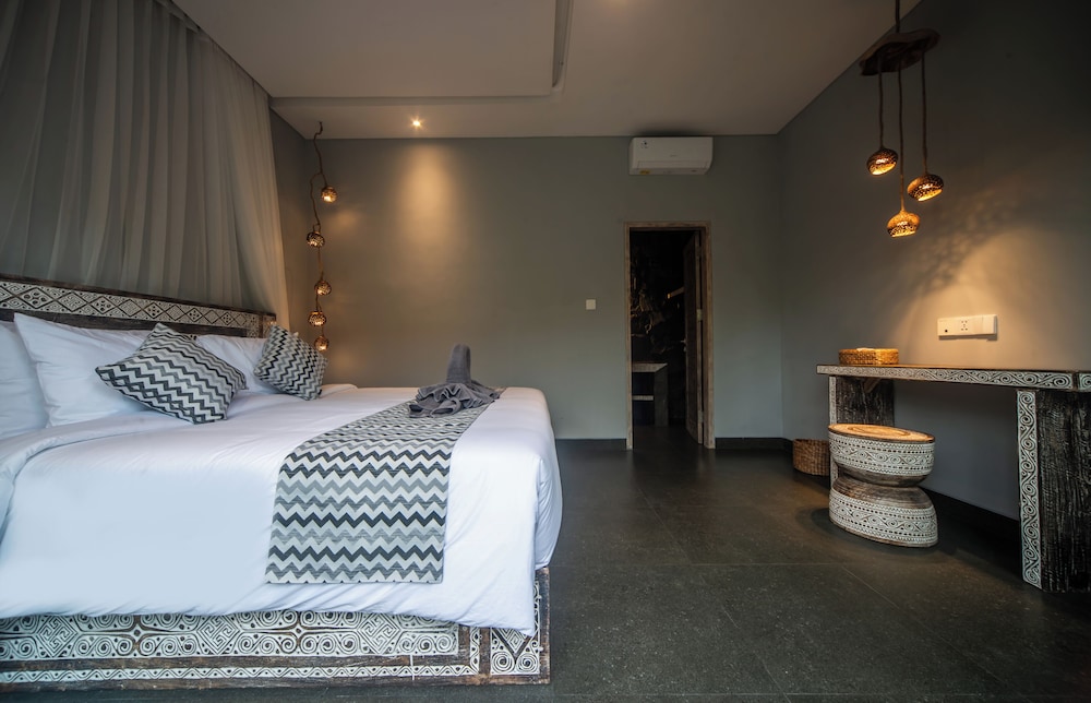 Luxury-Sang Villa-Central Sanur