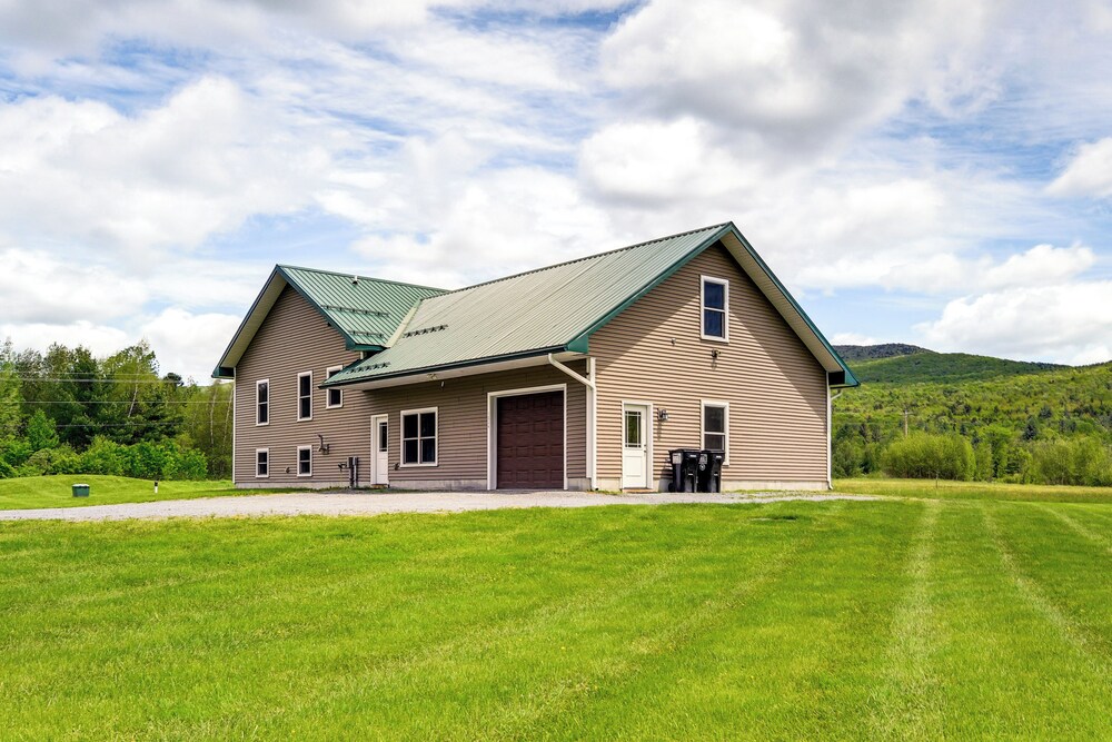 Mtn-view Home 6 Mi to Jay Peak Resort: Fish & Hike