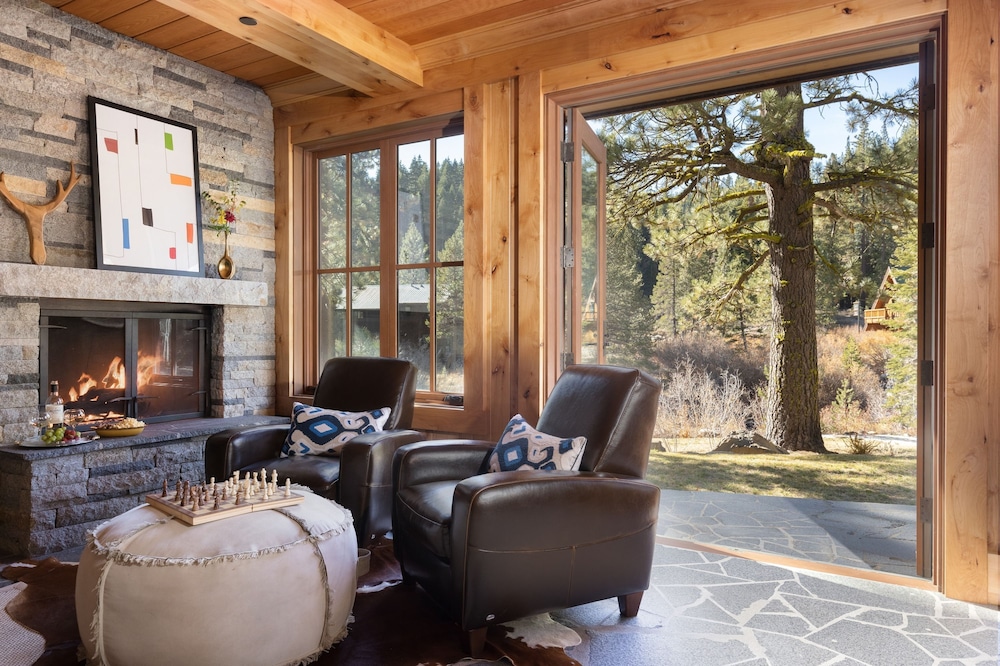 Hunter by Avantstay Riverfront Cabin w Prvt Cottage 5mins From Palisades