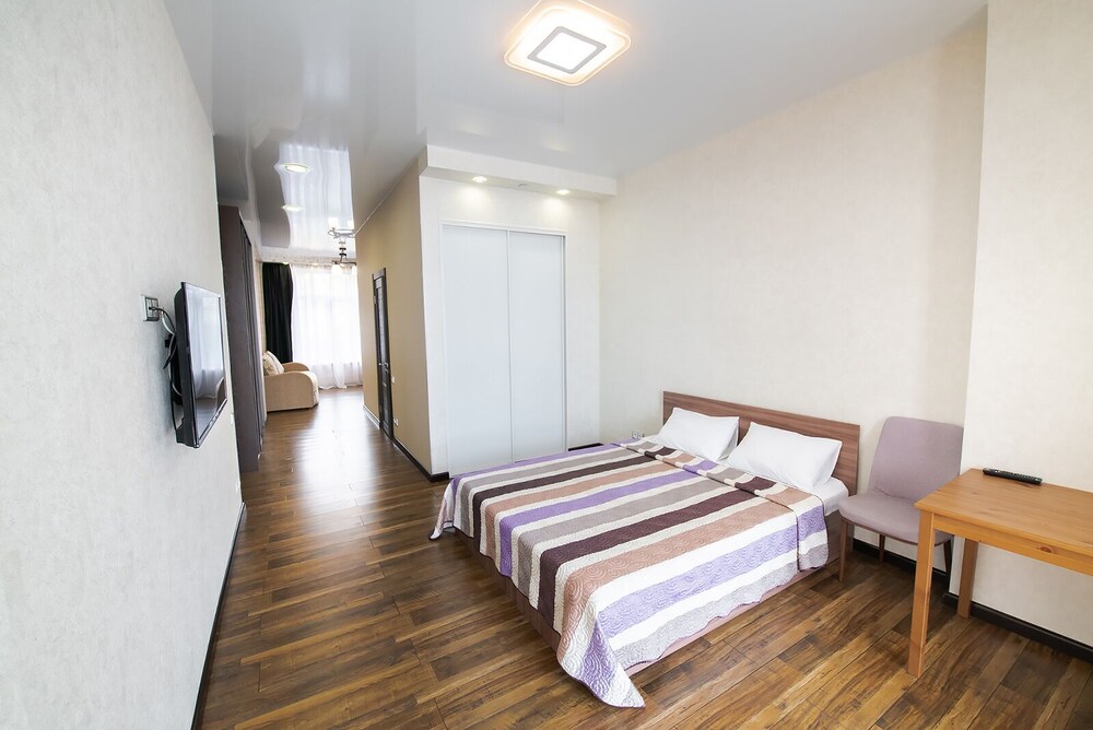 Apartment on Komarova 58-1b view 4