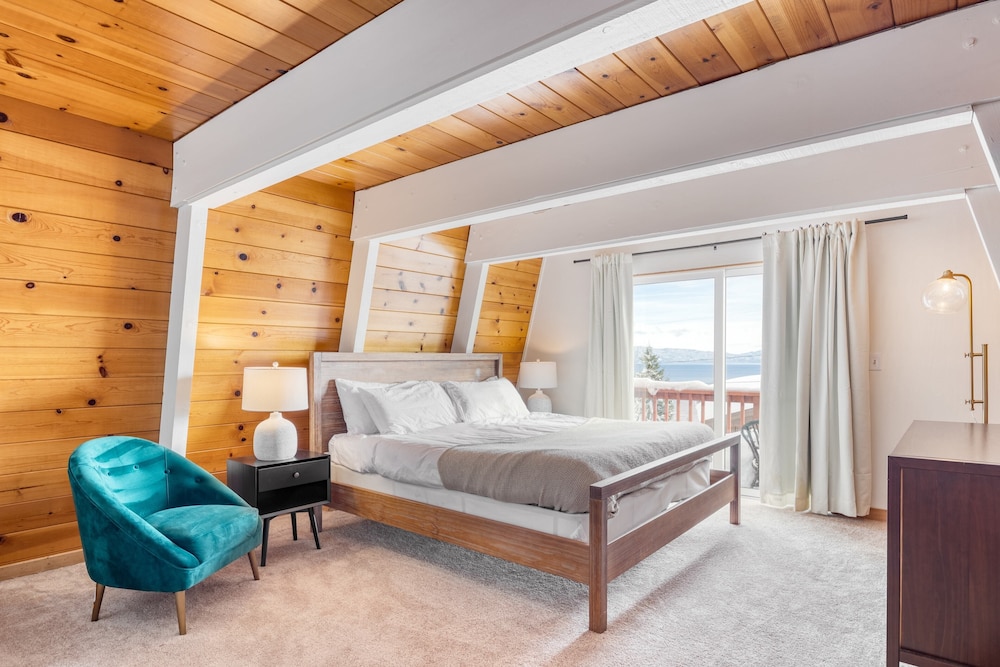 Chickadee by Avantstay Modern A-frame Cabin view 4