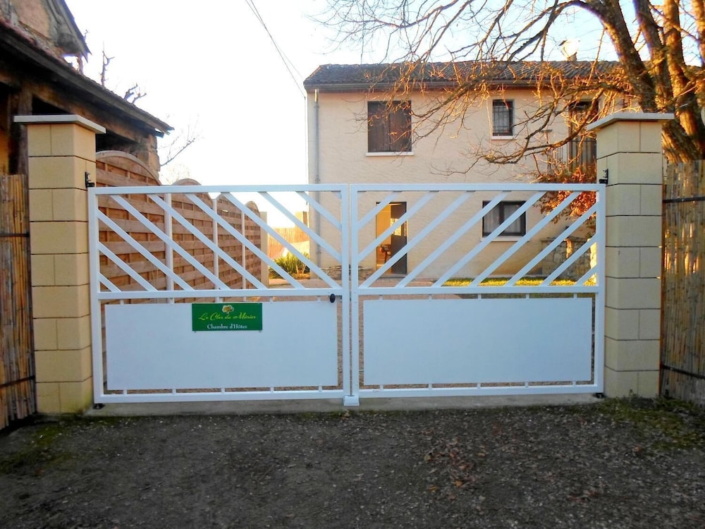 Chambres d'Hôtes Le Clos du Murier photo 4