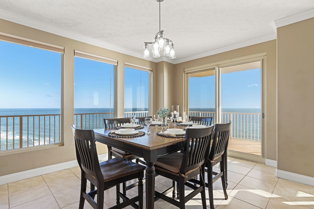 Treasure Tides3br Beachfront Corner Unit Sleeps 8 With Stunning Gulf Views!