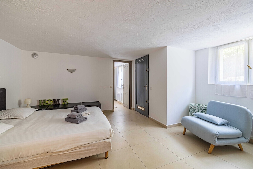 Luxurious Private 6-bed Villa With Pool Mougins