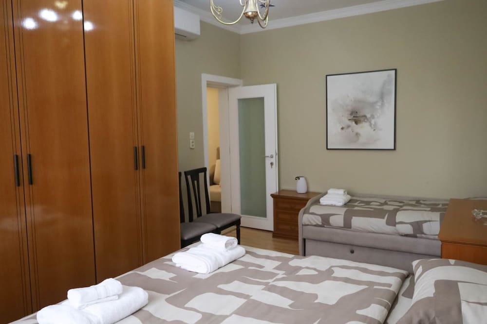 Kron s Apartment in Shkod r