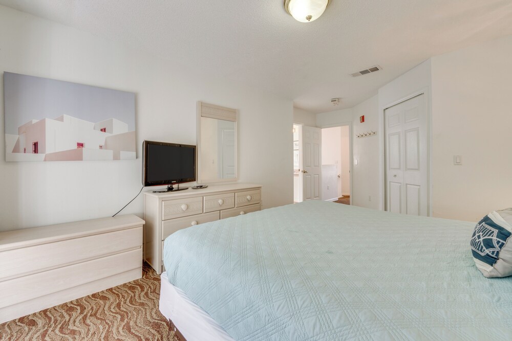 8 Mi to Disney World: Townhome w/ Balcony & Patio! view 2