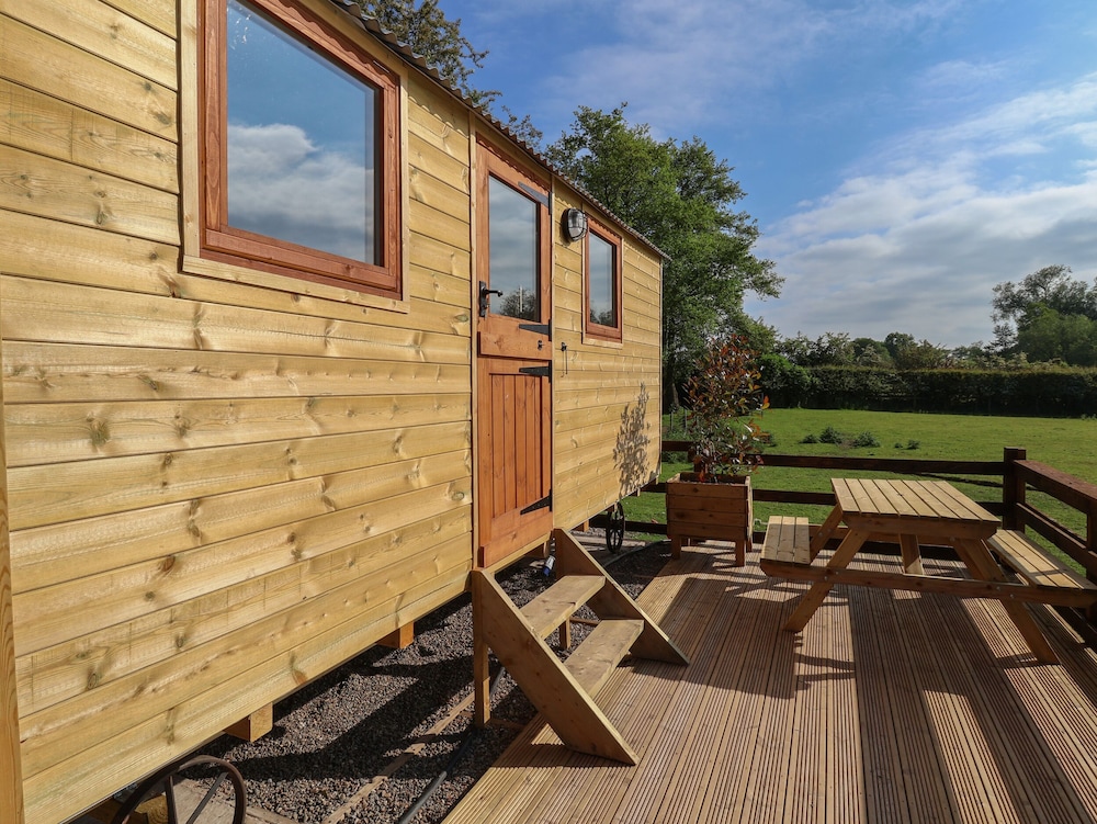 The Oak Hut