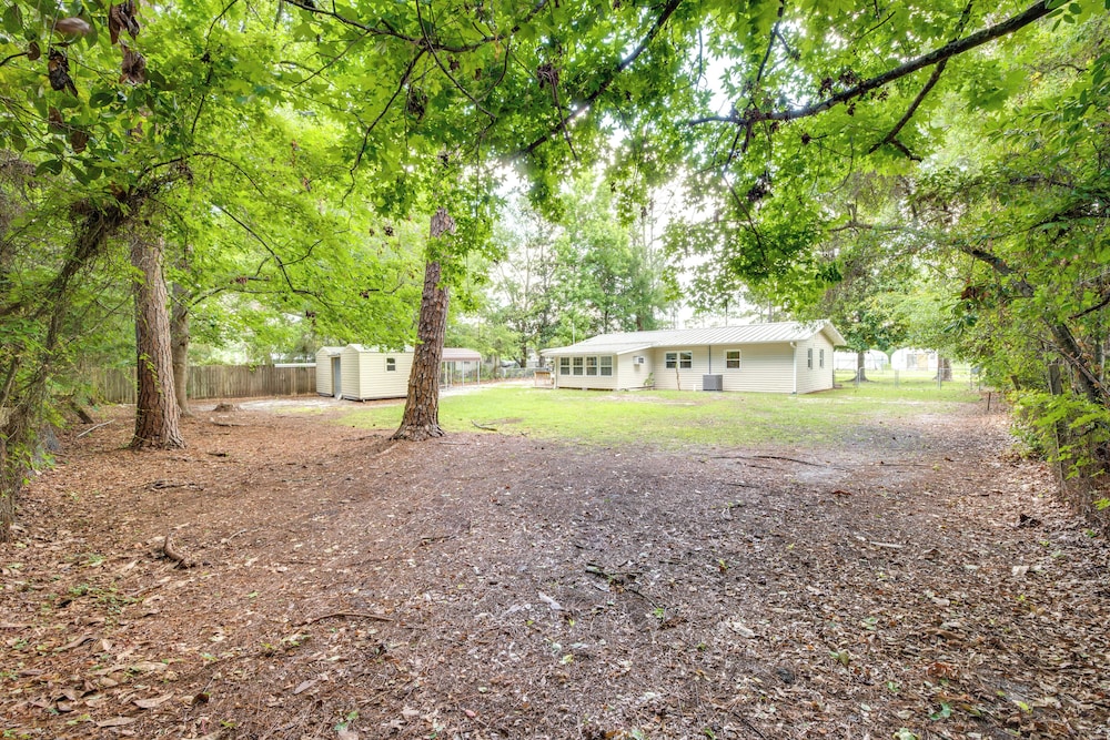 Fish, Relax & Repeat: Home w/ Yard in Eastpoint!