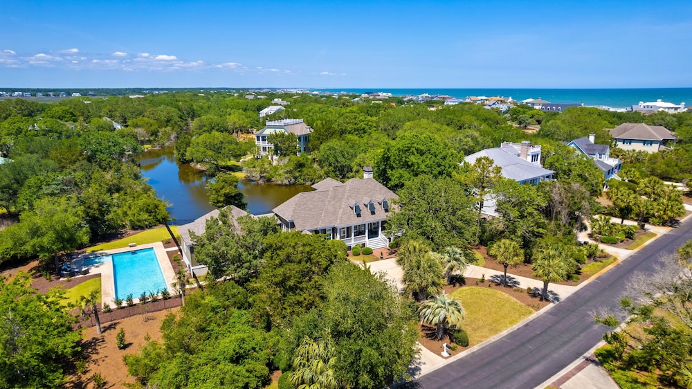 Home Close To The Beach And Private Pool 5 Bedroom Home by Peace Vacations view 2