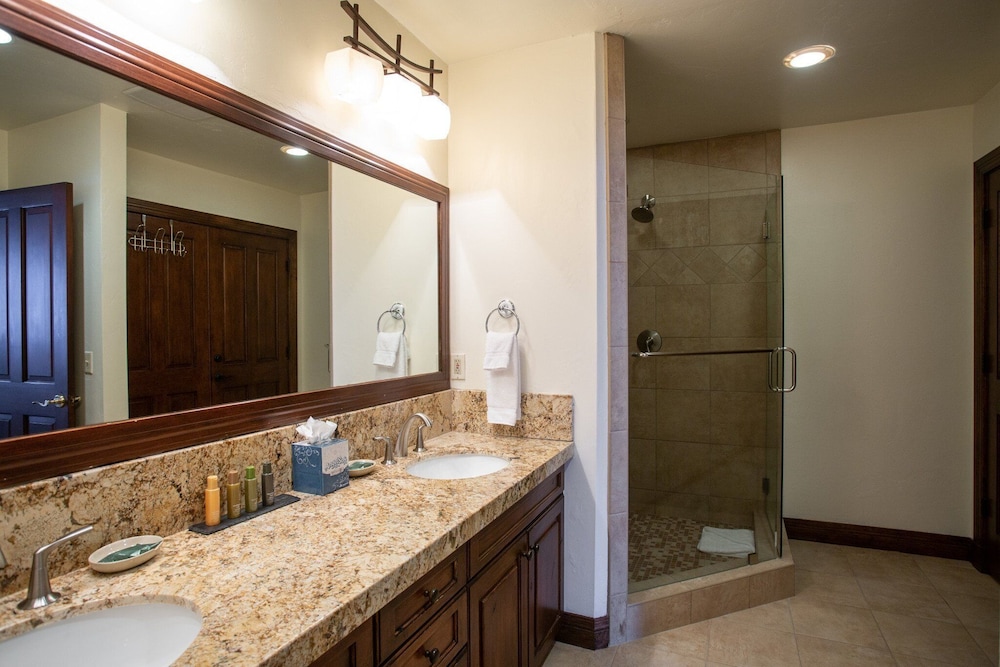Trail's End Lodge at Deer Valley Resort - Two Bedroom Residence with Spa #403 2 Condo