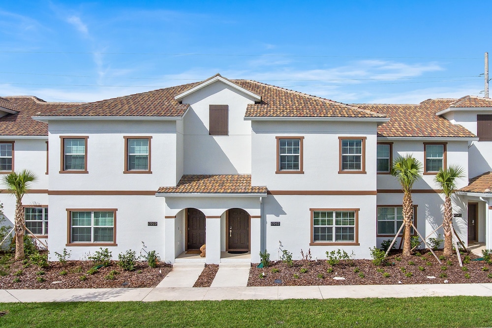 7BR Pool Home Emerald Island by SHV-8409