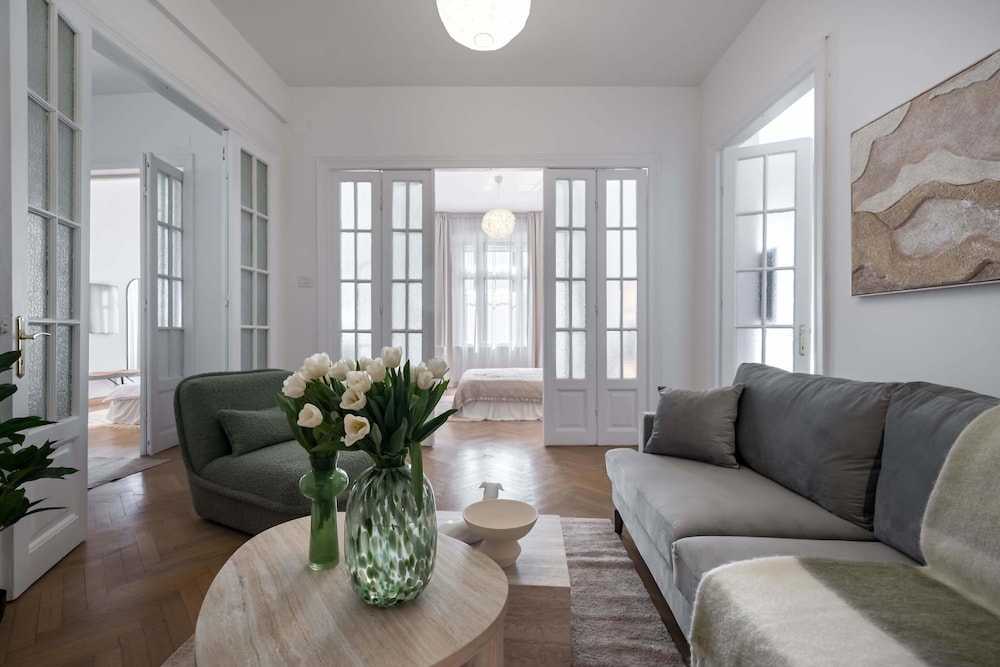 Stunning 3BR Apartment in Bucharest