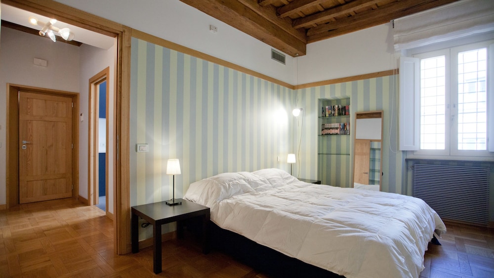 Rental in Rome Pantheon Suite