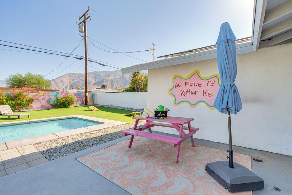 Outdoor Oasis w/ Pool: Pink Palm Springs Paradise!