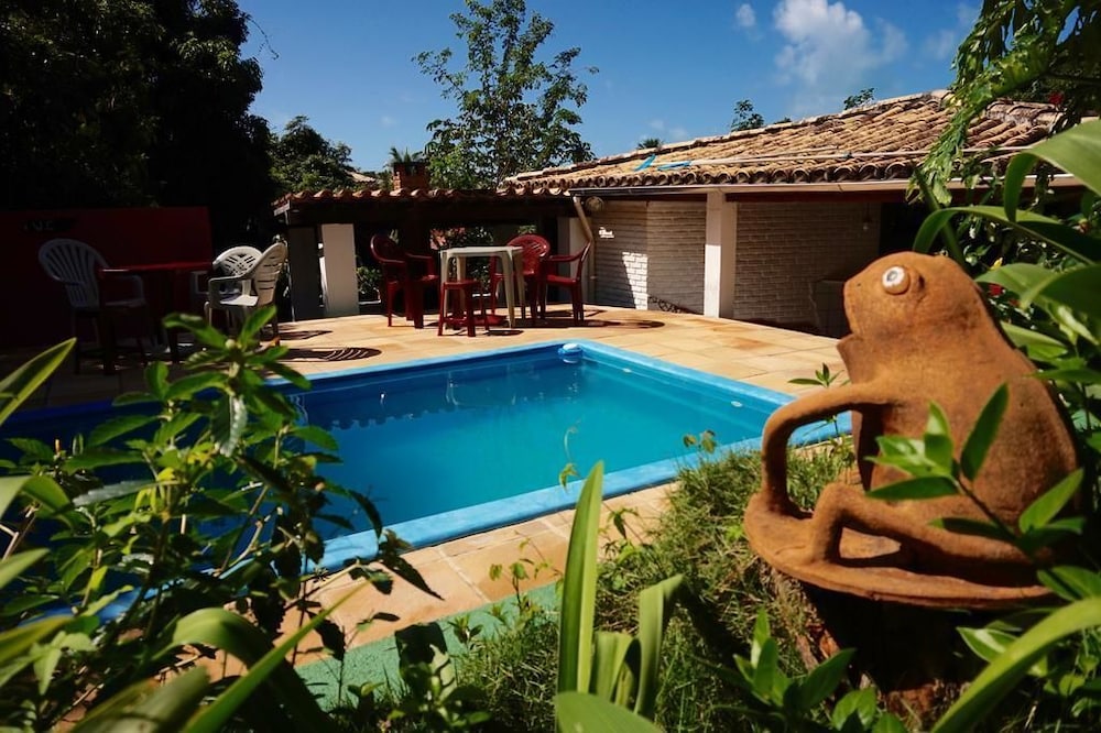 Novos Baianos Hostel e Suites
