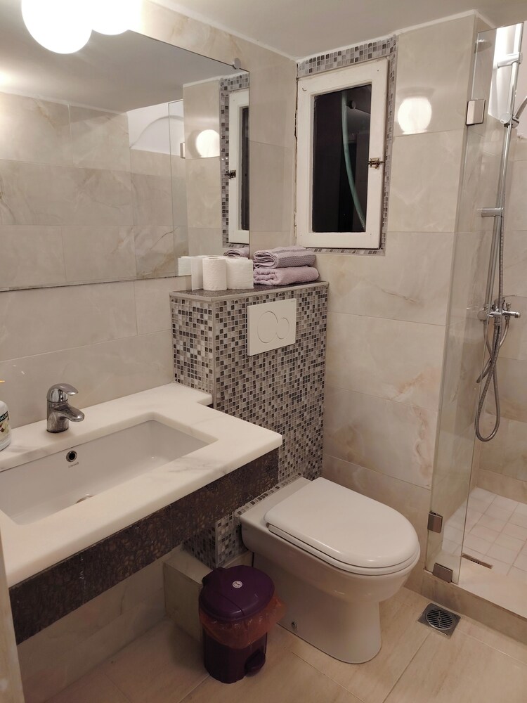 Large Studio/family Apartment
