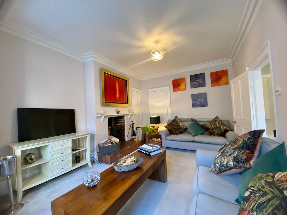 17th Century Coach House - Pet & Family Friendly