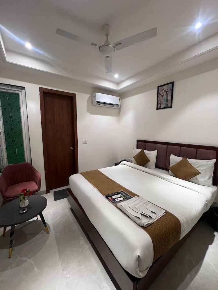 SS Hotel