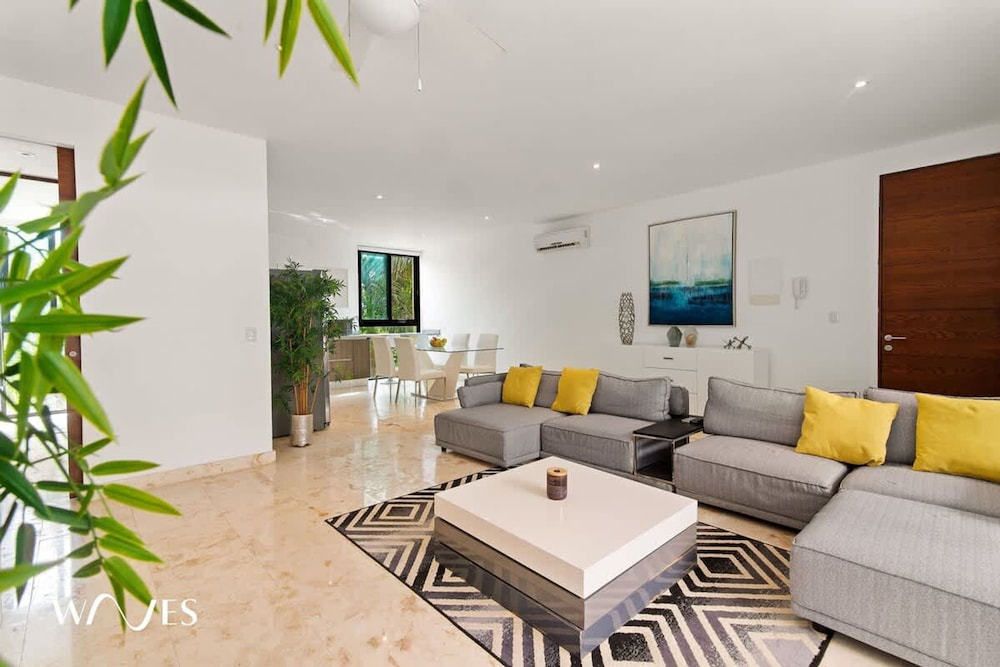 2 Br Luminous and Spacious Pool View Apt