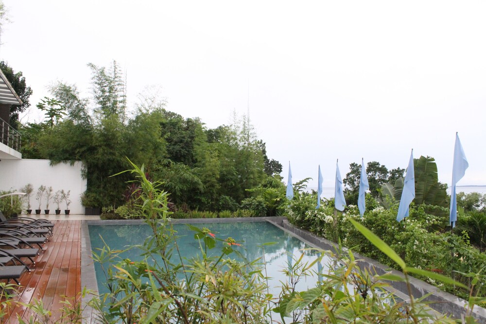 Ocean Suites Boutique Hotel