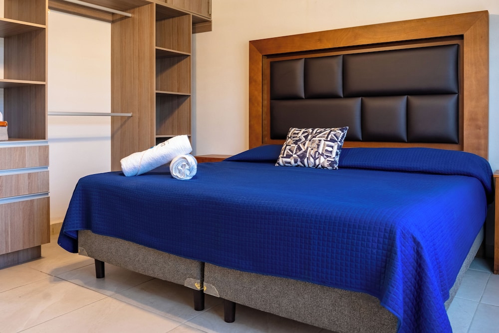 Family Villa Pool 4 BR Acapulco