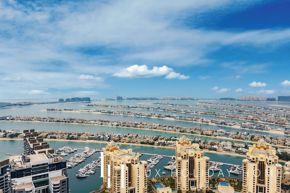 LUX Iconic Views at Palm Tower Suite 6