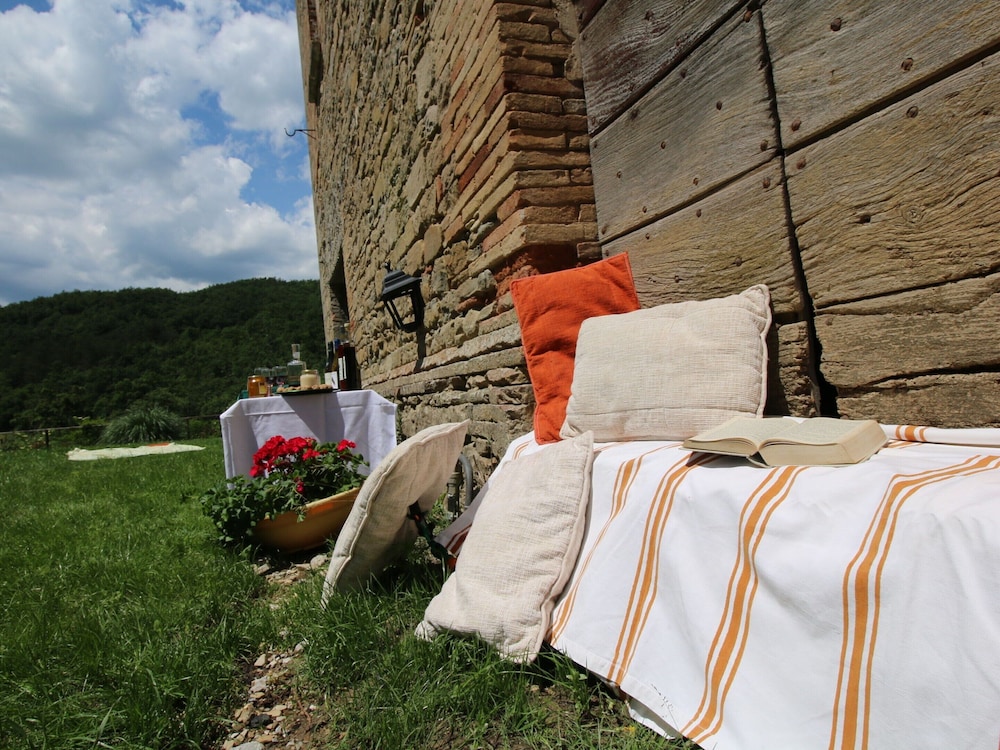 Property With Swimming Pool, Spacious Garden, Private Terrace and Views
