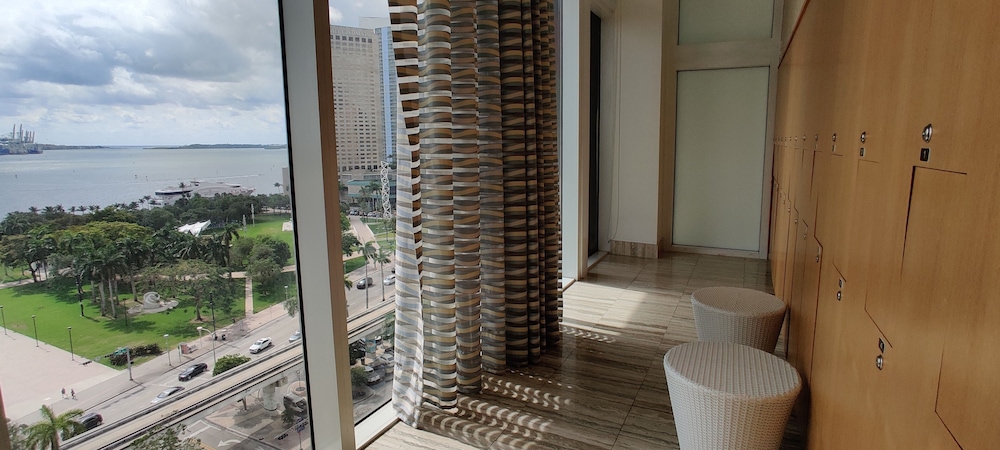 Luxury Apartments at 50 Biscayne