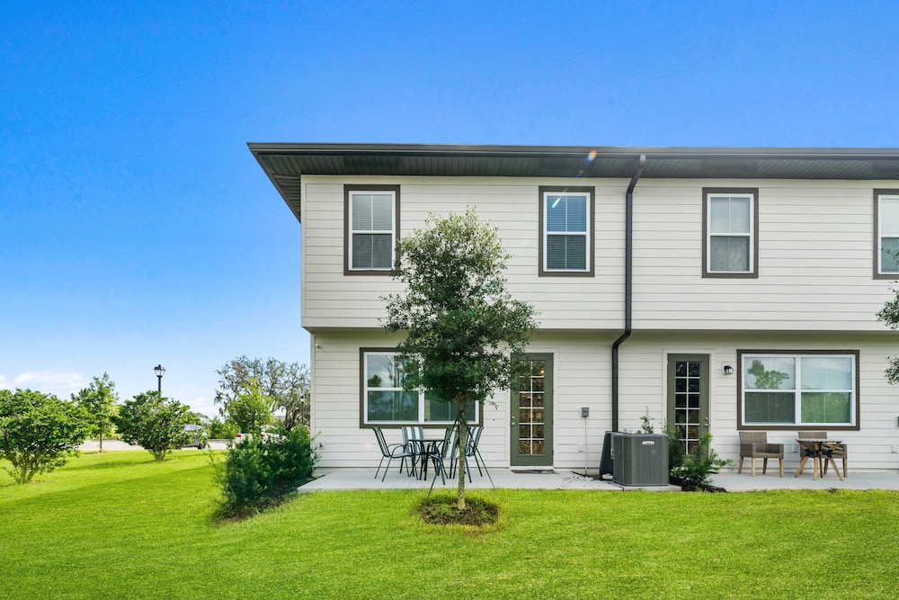 1080 Plantation Lane