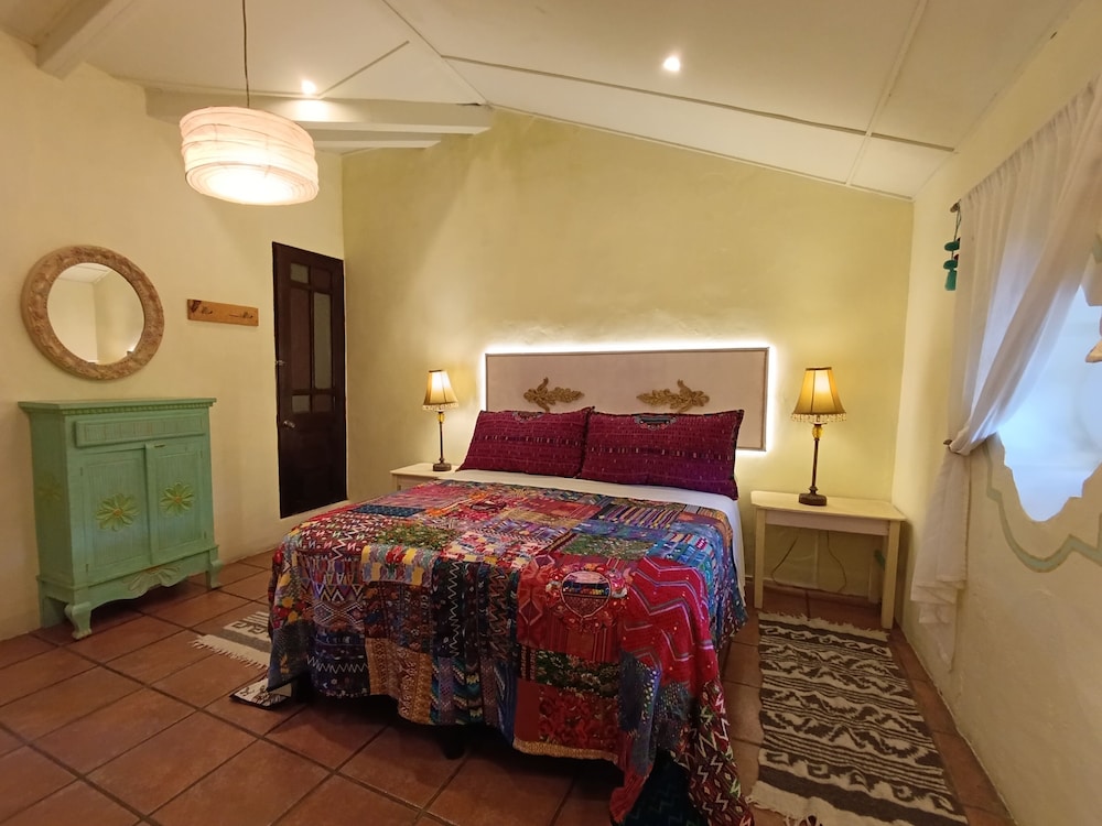 Yellow House - Hostel