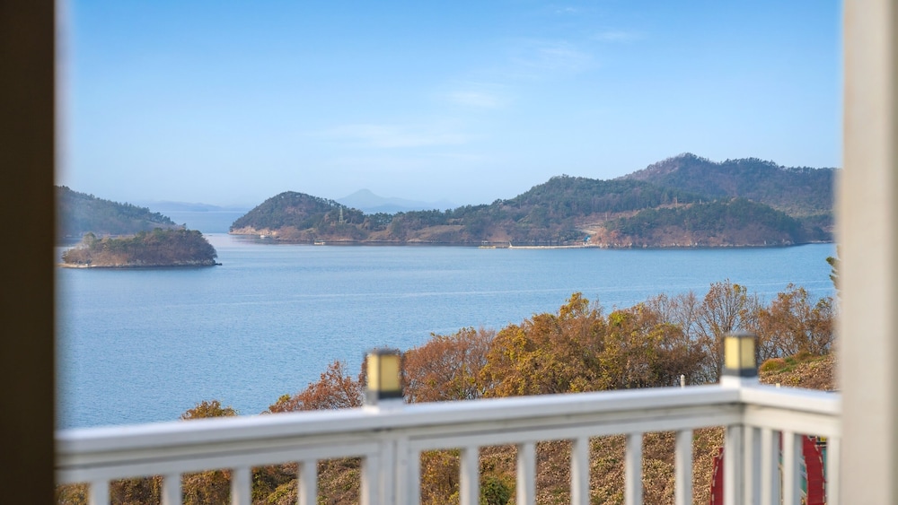 Yeosu Grace Family Pension