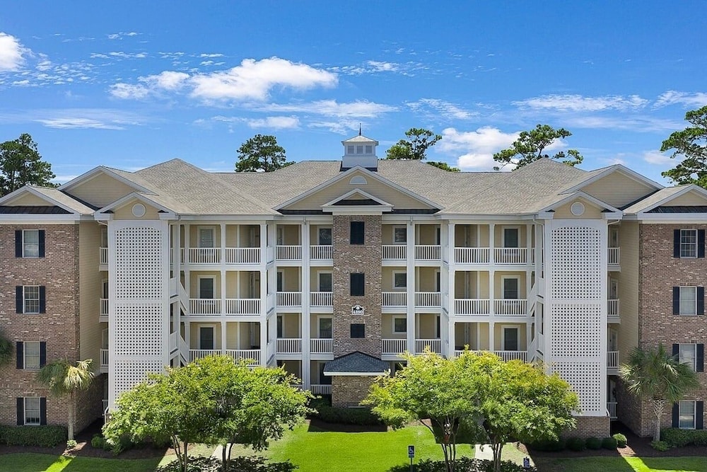 Magnolia Pointe Luster Leaf 4890-301 3 Bedroom Condo
