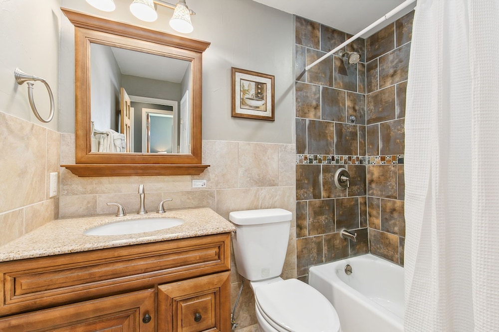 The Rustic Retreat - Pet Friendly w/ Fenced Yard