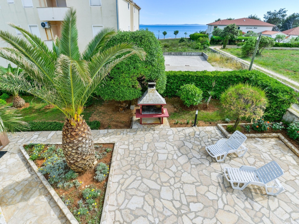 Apartment on Vir Island Near Sandy Beaches