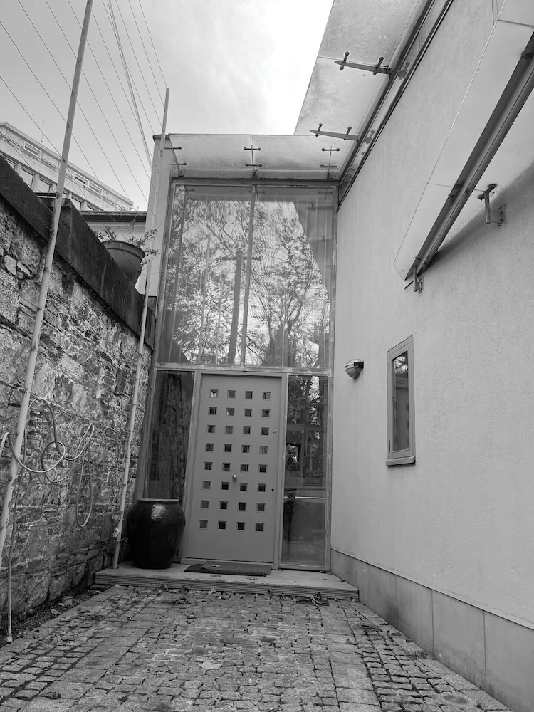118 A Perfect Blend of Charm and Luxury