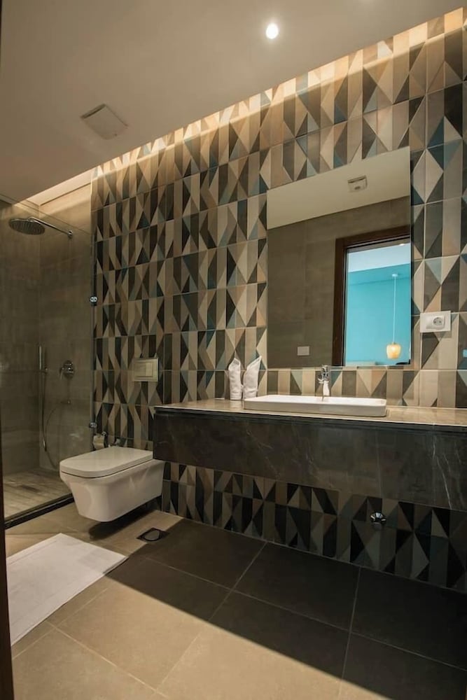 Varenna Lake View Residence