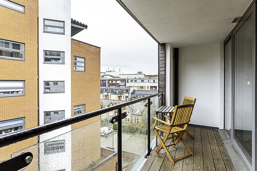 Duplex Two-bed Apartment Near Tower Bridge