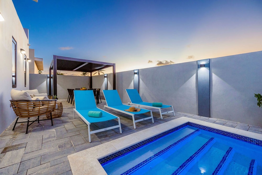 La Perla 2br2ba Home w Private Pool Patio BBQ