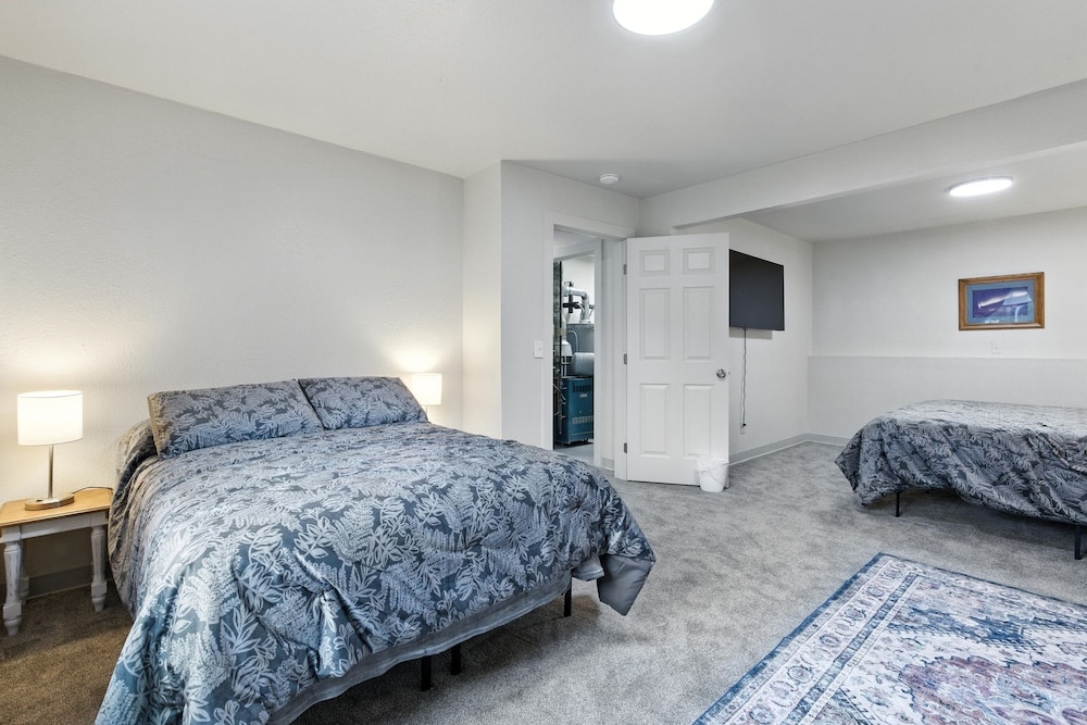 Anchorage 5br Retreat Hikes, City & Comfort 5 Bedroom Home