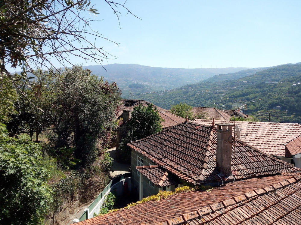 Charming 2-bed Cottage in Santa Marinha do Zezere view 5