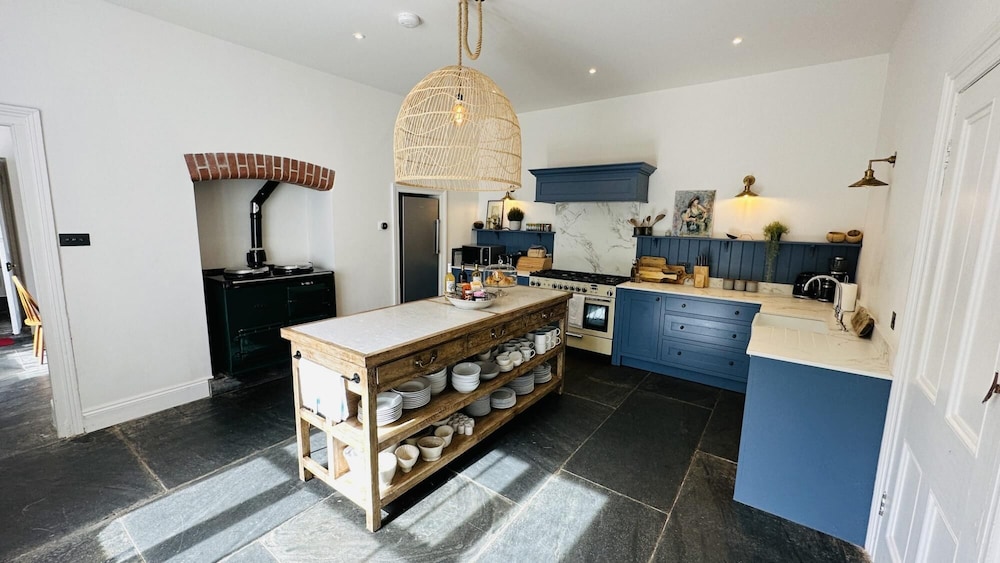 Ashley Manor - Idyllically Situated Between Coast and Country view 4