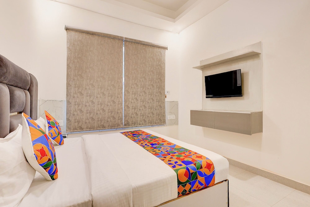 Fabhotel Paradise Palace