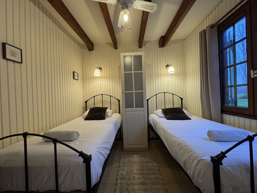 Chalet in Aubigne-racan With Pool & Garden
