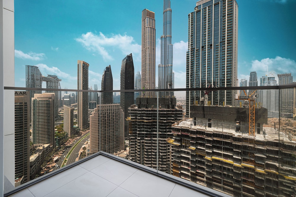 Burj Crown Lux Apartment by Dubai Mall