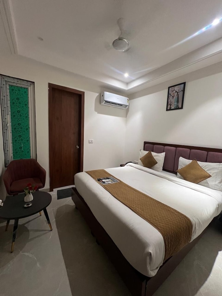 SS Hotel
